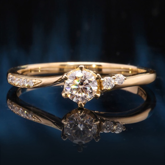 18k Gold 1 Carat Lab Grown Diamond Ring - Picture 1 of 3